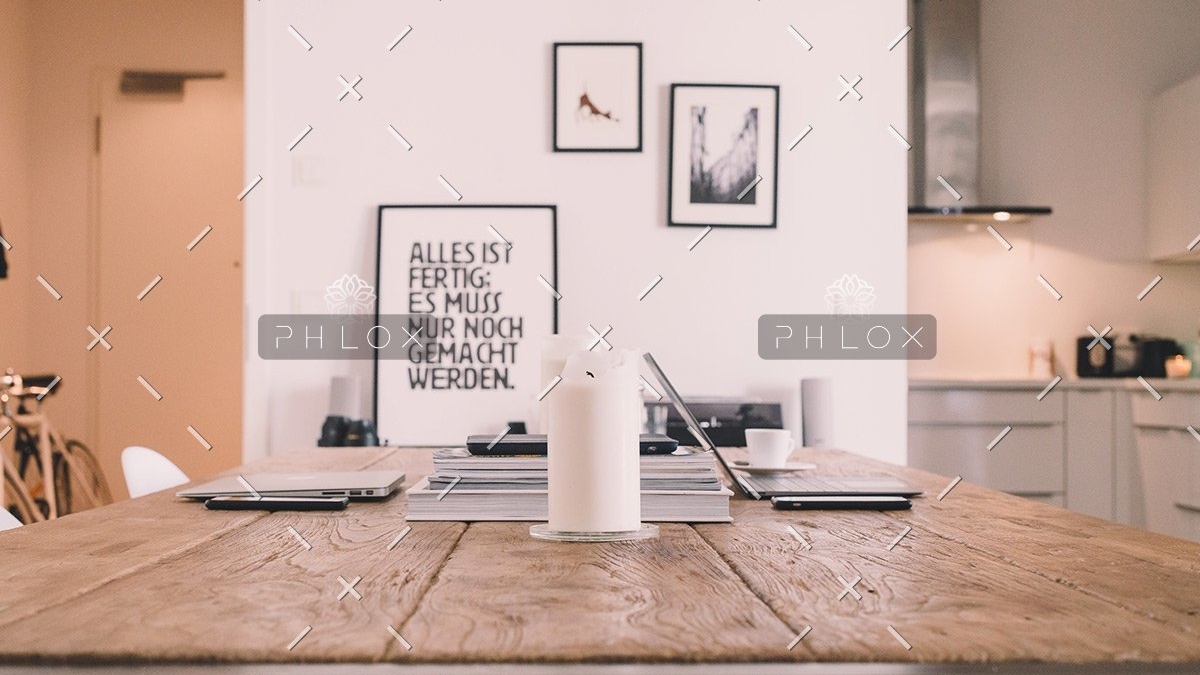 demo-attachment-18-photo-1452457436726-a8e6ea2adf29